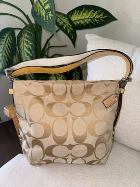 Coach Y2K Carly Signature Hobo Tan Yellow Shoulder Handbag Purse #F15067 Vintage